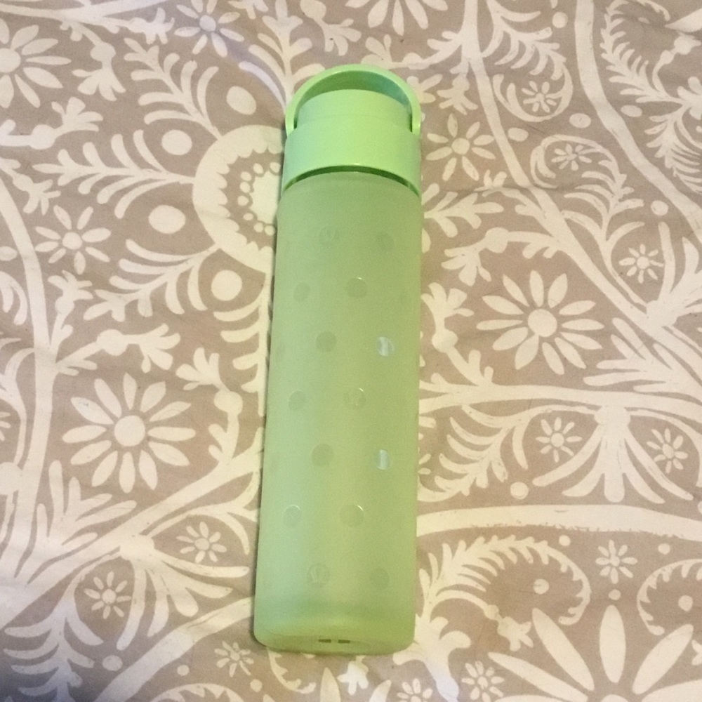 LuLulemon Pure Focus Glass Silicone Water Bottle